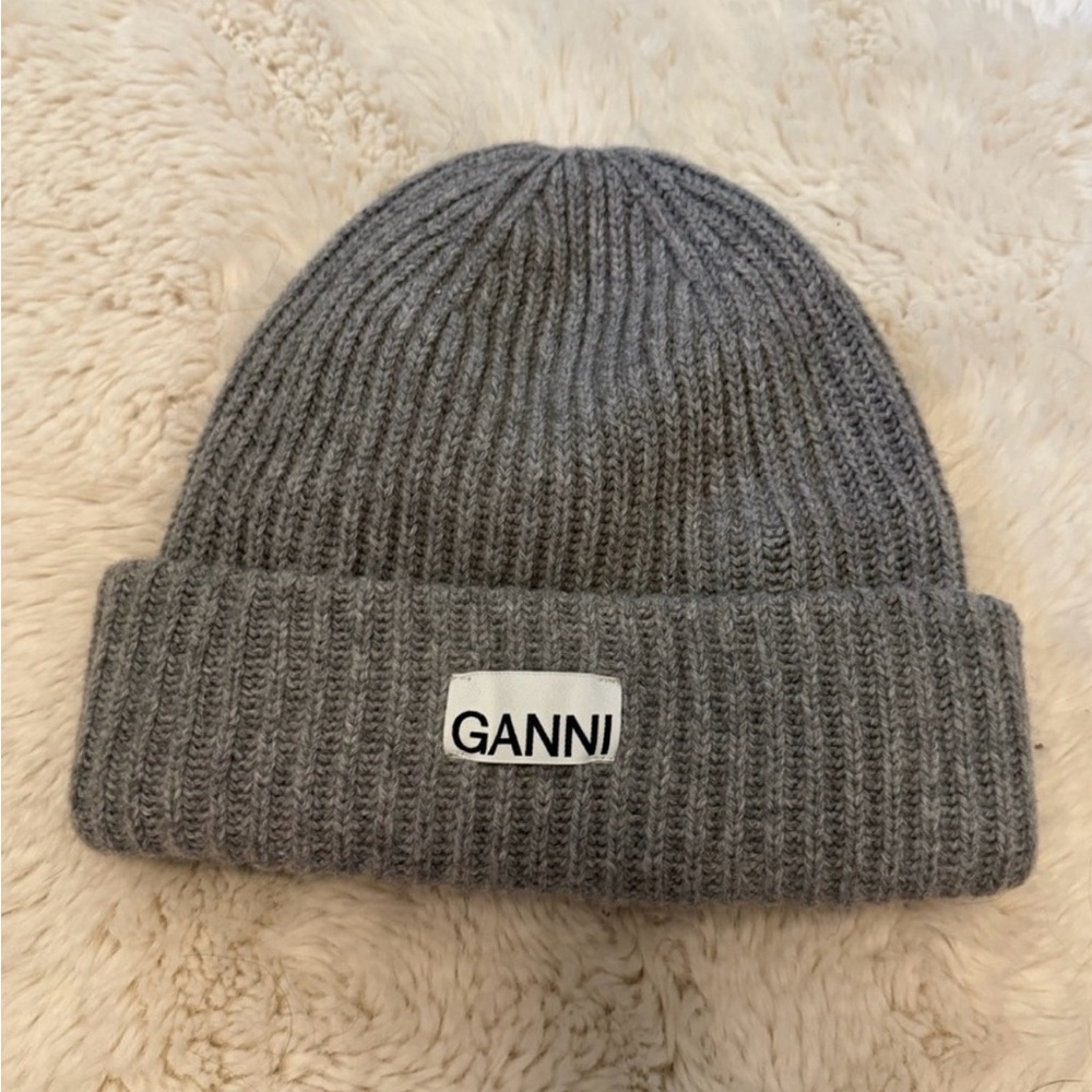 Ganni Gray Ribbed Knit Beanie